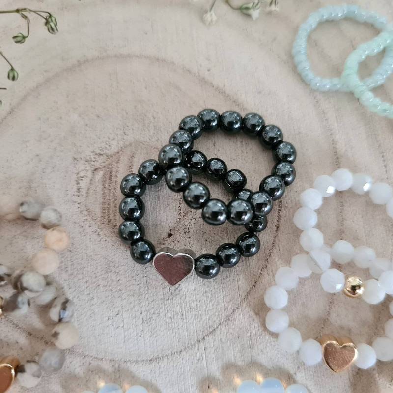 Schutz Perlenring Hämatit Herz 4mm I Geschenkidee von KatrishaDesigns