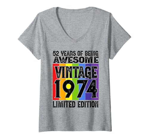 Damen Legendär seit 1974 Limited Edition 52 Geburtstag T-Shirt mit V-Ausschnitt Damen Legendär seit 1974 Limited Edition 52 Geburtstag T-Shirt mit V-Ausschnitt von Kattos - Birthday Vintage Born 1974 Version 2026