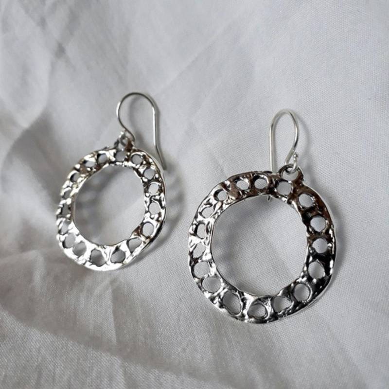 Handgemachte Sterling Silber Creolen Rustikaler Schmuck von Kattyoosh