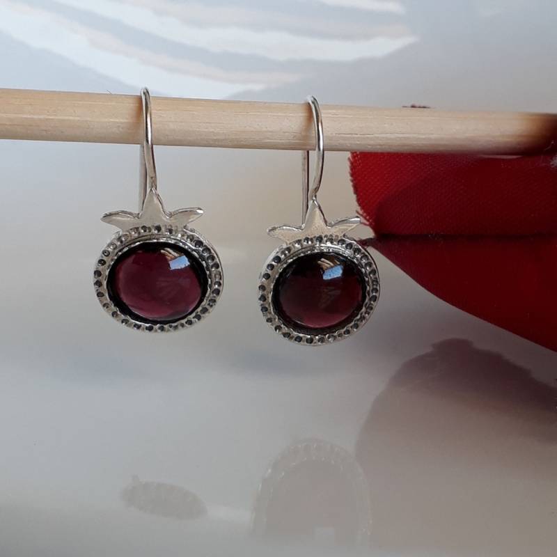 Handgemachte Sterling Silber Granat Ohrringe Schmuck von Kattyoosh