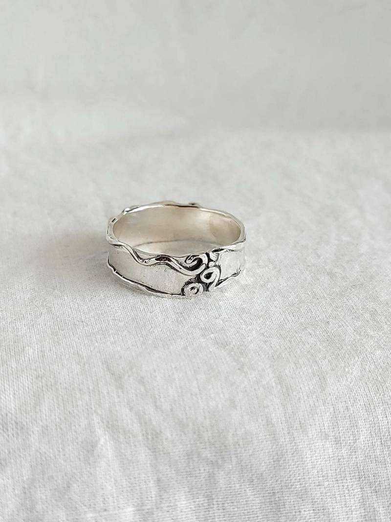 Handgemachter Bandring Aus Sterlingsilber Für Männer Couture Wire Design von Kattyoosh