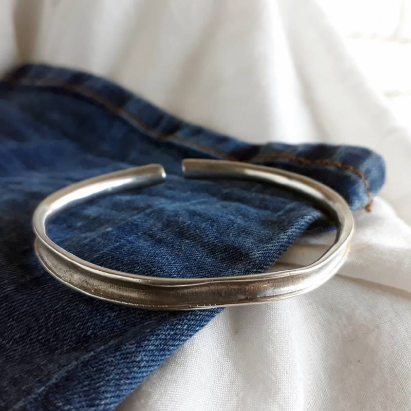 Handmade Sterling Silber Armreif Strukturierte Offene Armband von Kattyoosh