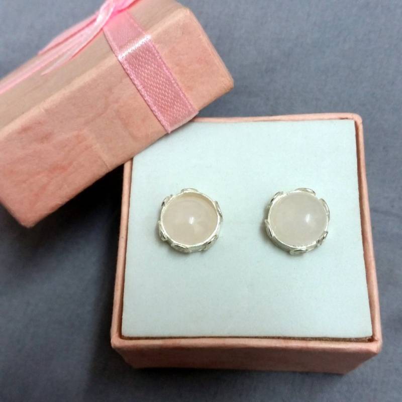 Rosenquarz Silber Blumen Ohrstecker April Geburtsstein von Kattyoosh