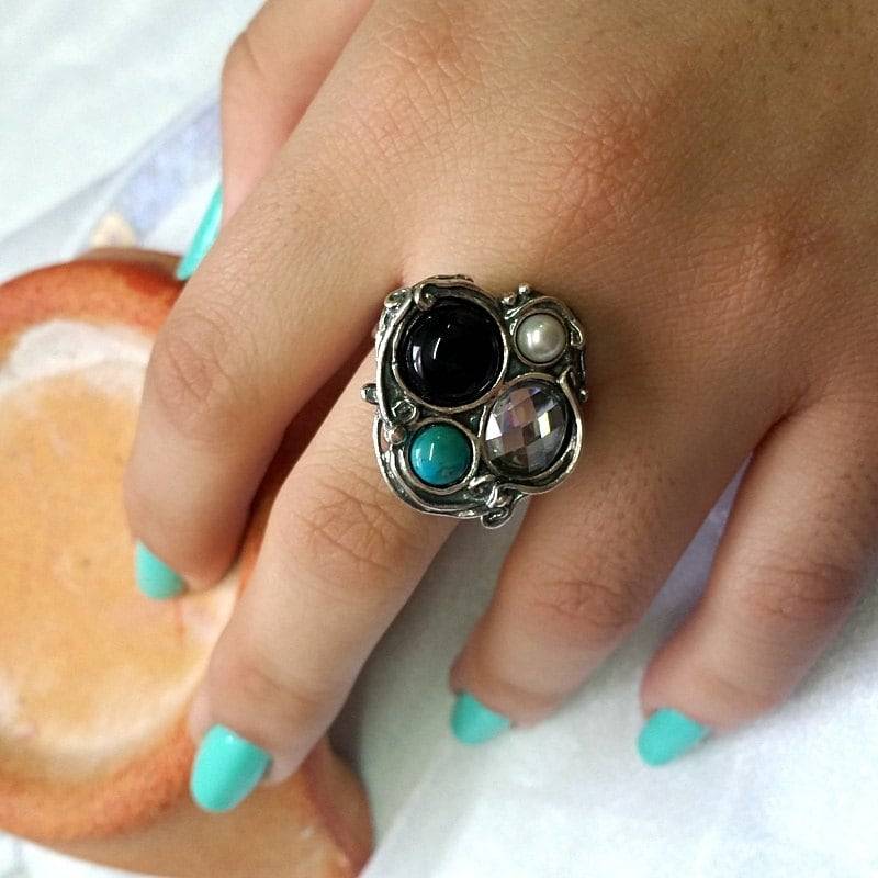 Silber Geburtsstein Statement Ring Schwarzer Onyx, Türkis & Perle von Kattyoosh