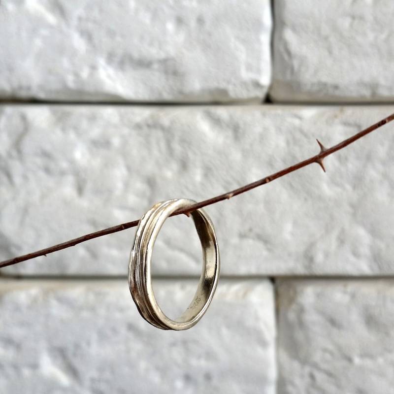 Welle Sterling Silber Ehering Unisex Gehämmert Ring von Kattyoosh