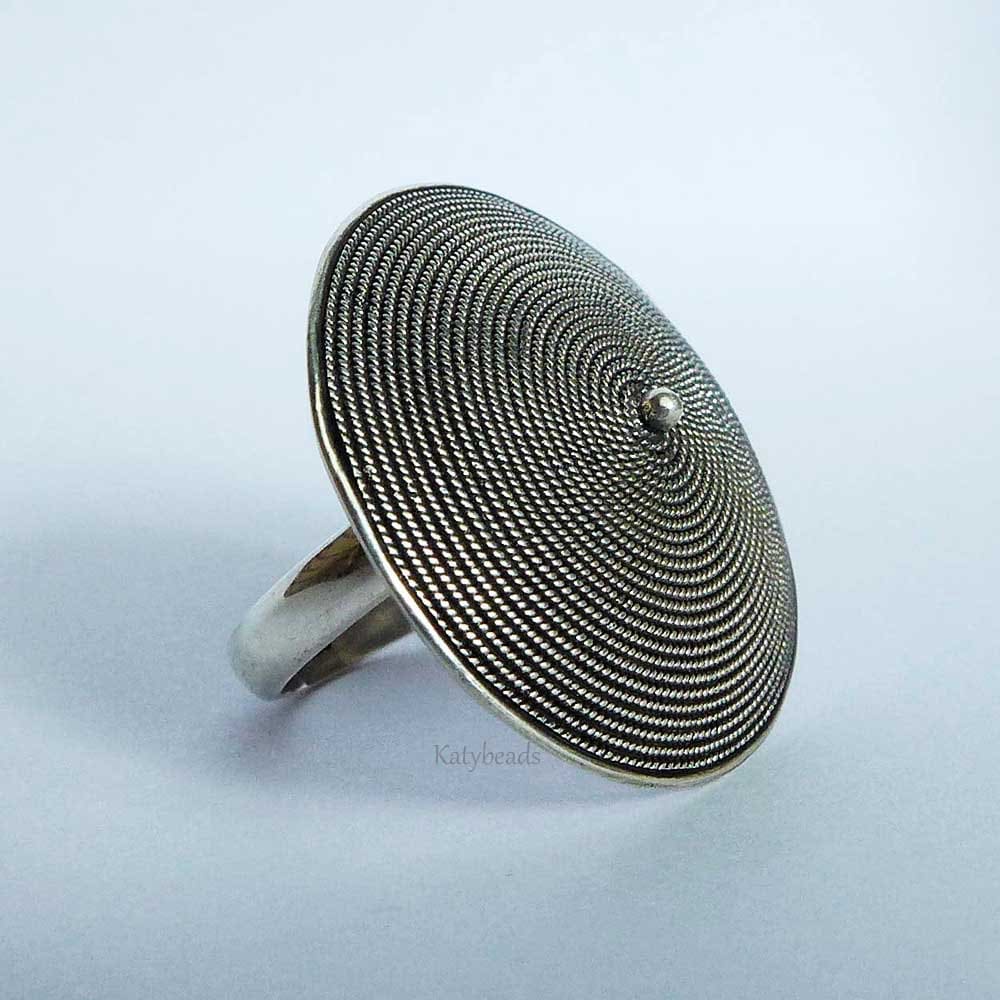 26 Mm Großer Runder Twisted-Wire Cocktail Ring Bali Verziert Sterling Silber Einstellbar Bis Größe 5 - 11 Schutzschild Ar14 von Katybeads