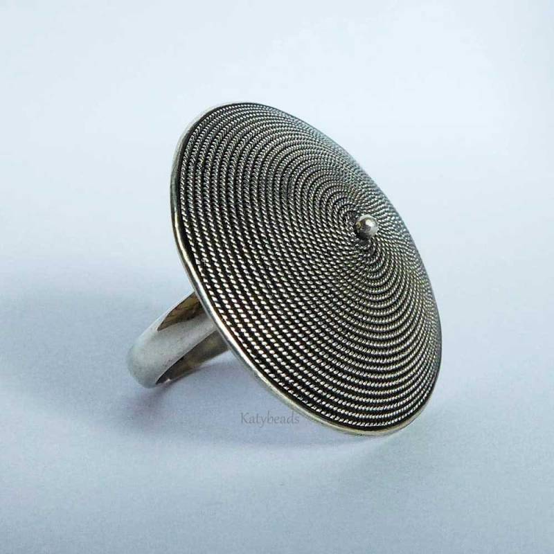 26 Mm Großer Runder Twisted-Wire Cocktail Ring Bali Verziert Sterling Silber Einstellbar Bis Größe 5 - 11 Schutzschild Ar14 von Katybeads
