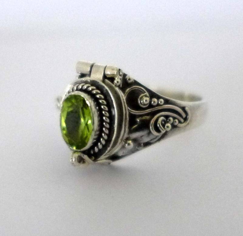 Grüner Peridot Gift Ring Bali Sterling Silber Locket August Geburtstag Geburtsstein Gr. 5 - 13 Ar04 von Katybeads