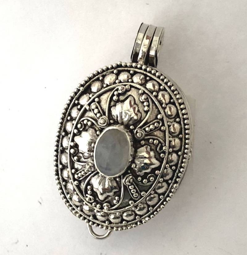 Mondstein Juni Birthstone Oval Bali Sterling Silber Medaillon Anhänger Andenken Kette Halskette Pl13 von Katybeads