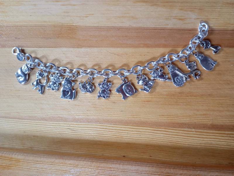 Bettelarmband Armband Silber Mit Vintage Katzen Handarbeit Bettelarmband Armband Silber Mit Vintage Katzen Handarbeit von Katzenladen