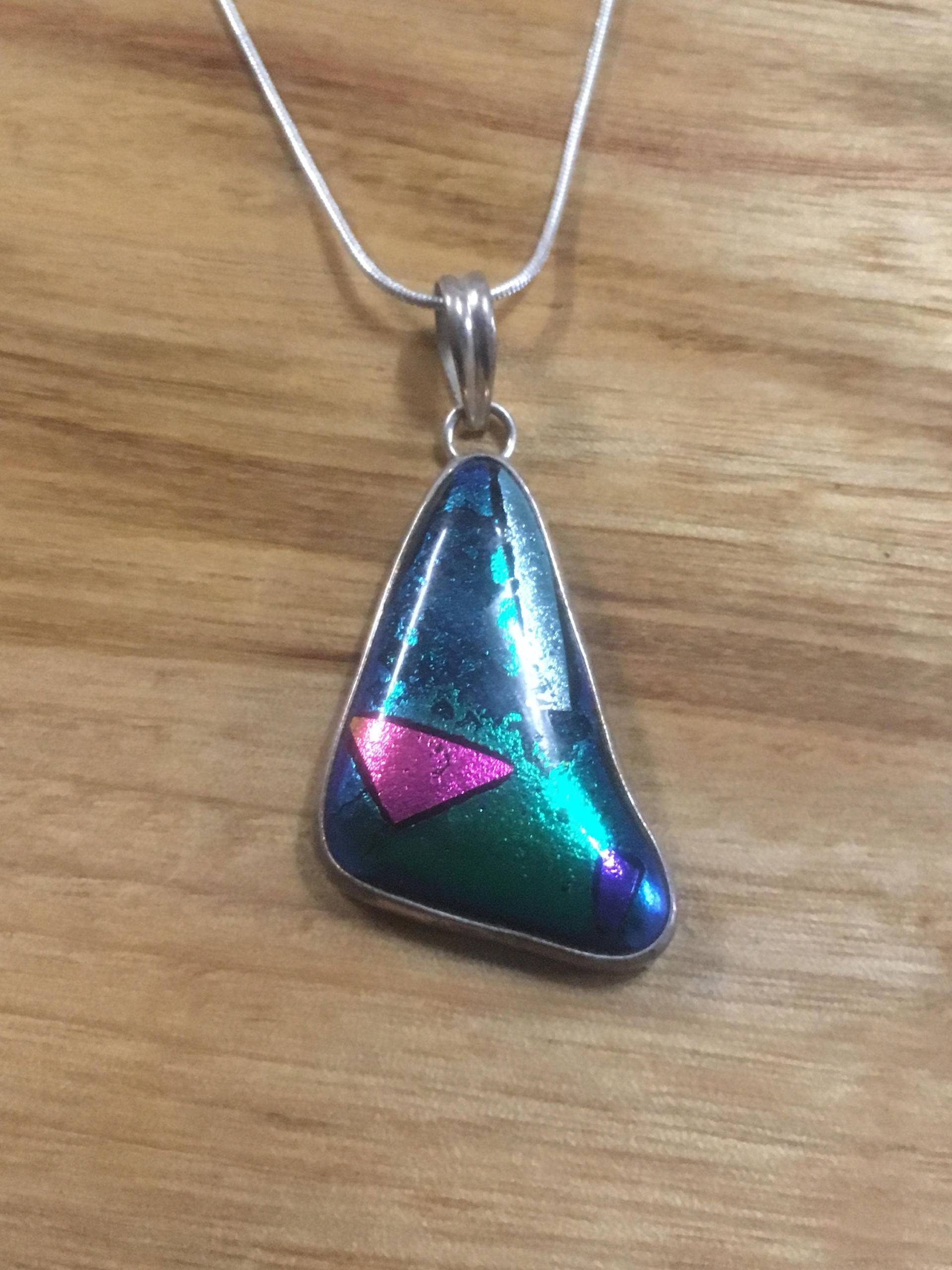 Multi Farbiger Dichroic Glas Anhänger & .925 Kette von Katzmagik