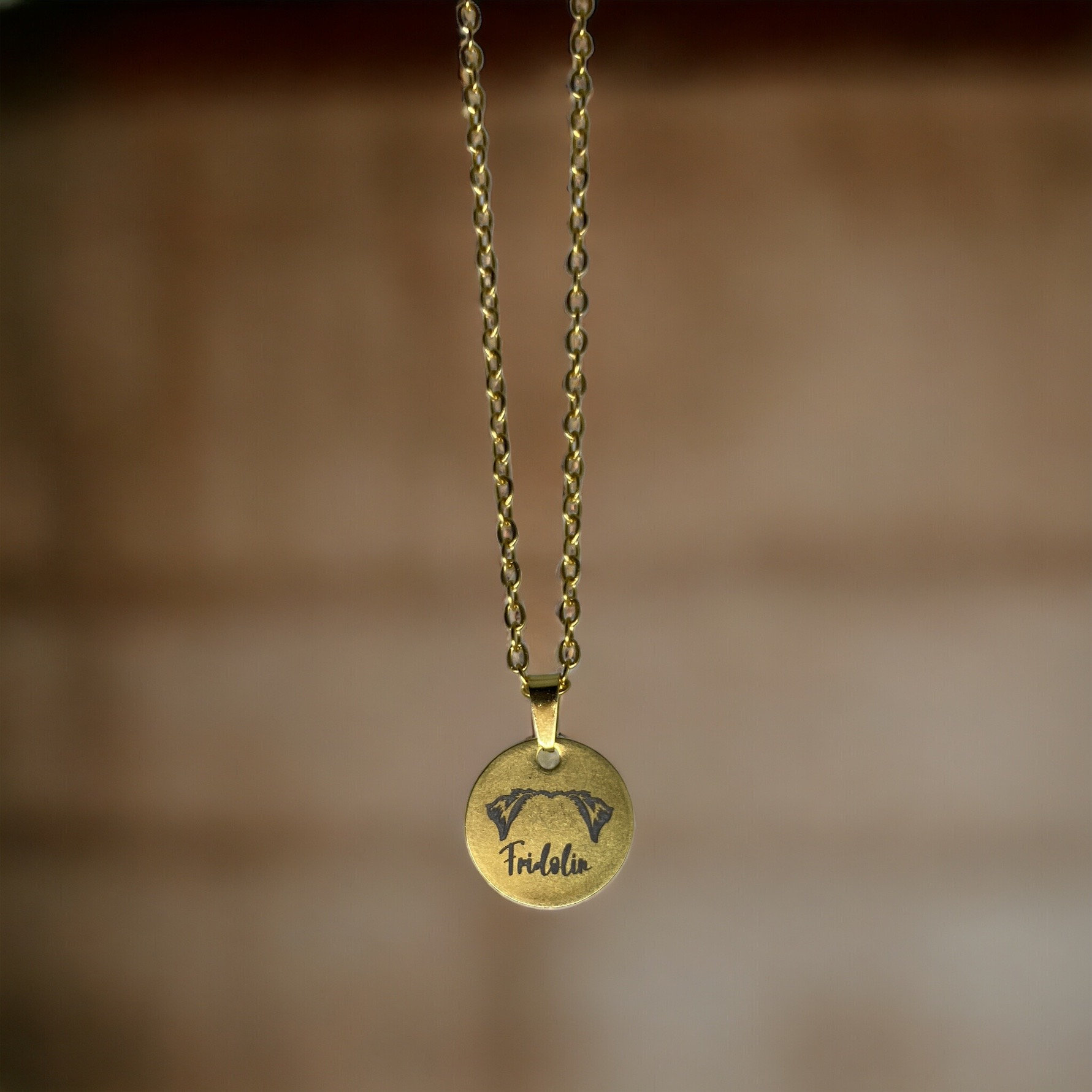 Personalisierte Kette, Mit Hundeohren Und Name Personalisierte Kette, Mit Hundeohren Und Name von Kaviarnase