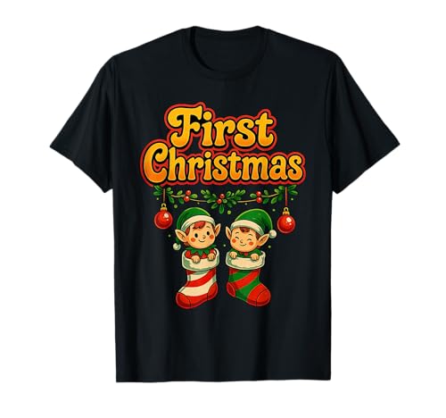 Festlicher Weihnachtspyjama mit süßen Elfen für Babys T-Shirt Festlicher Weihnachtspyjama mit süßen Elfen für Babys T-Shirt von Kawaii Christmas PJ Elf in Stocking XMAS Holidays