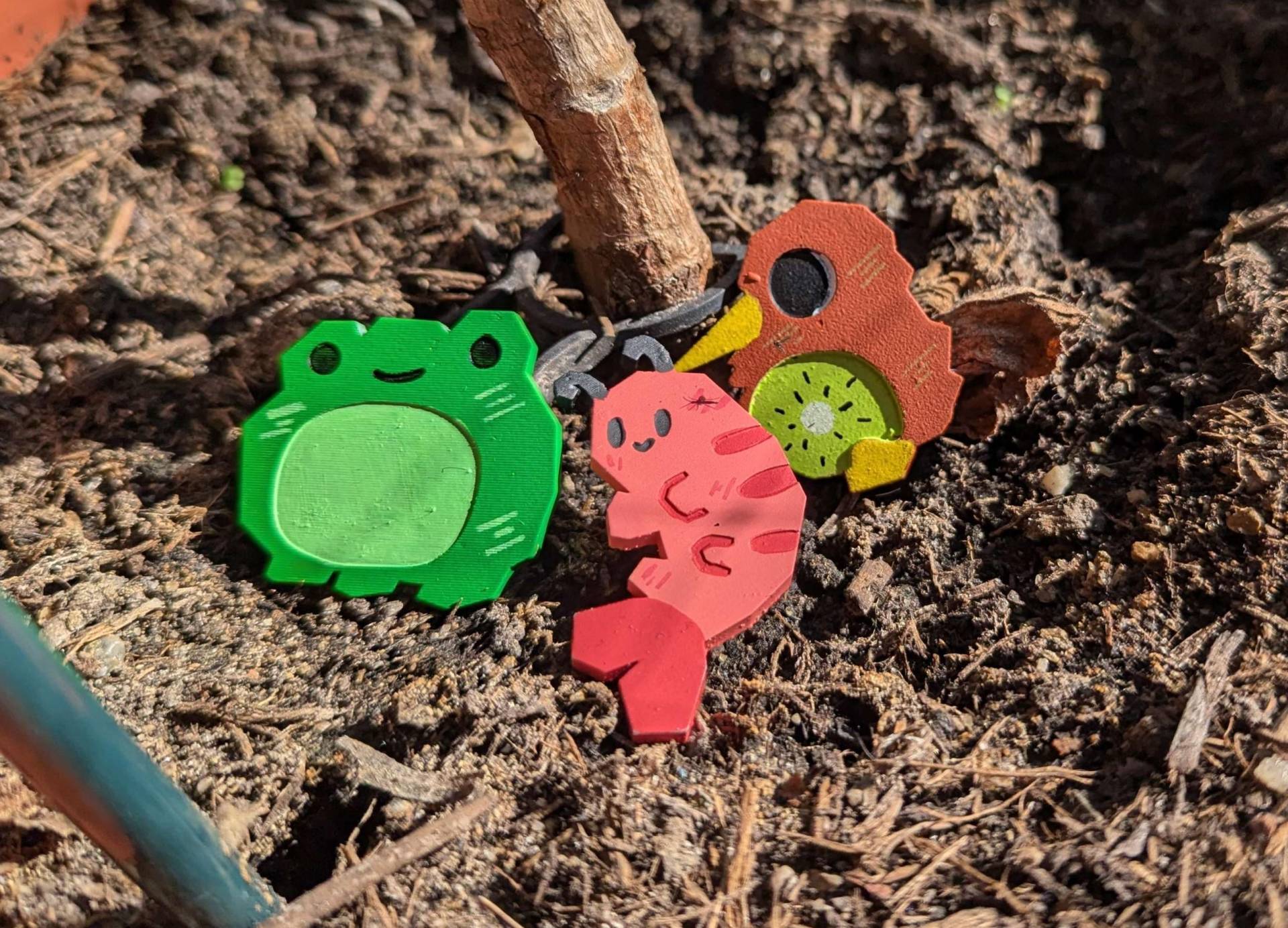 Pins/Buttons Tiere Garnele Frosch Und Kiwi Vogel 4 cm 1.5Inches von KawaiiCultist