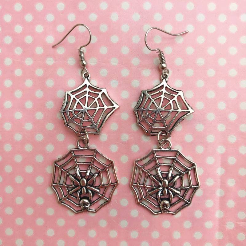 Gruselige Spider Web Ohrringe Haken Stud Oder Clip Auf Gruselige Spider Web Ohrringe Haken Stud Oder Clip Auf von KawaiiKave
