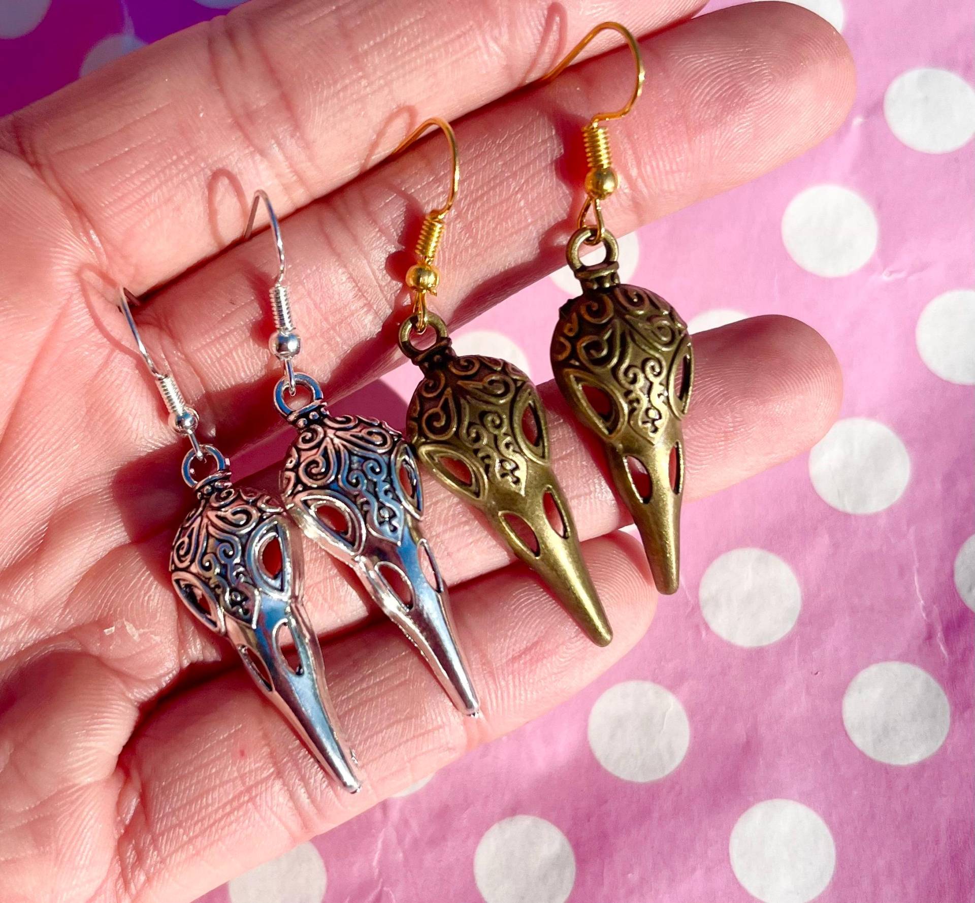 Kunstvolle Vogelschädel Ohrringe in Silber Und Bronze Ohrstecker Oder Clip Auf Kunstvolle Vogelschädel Ohrringe in Silber Und Bronze Ohrstecker Oder Clip Auf von KawaiiKave