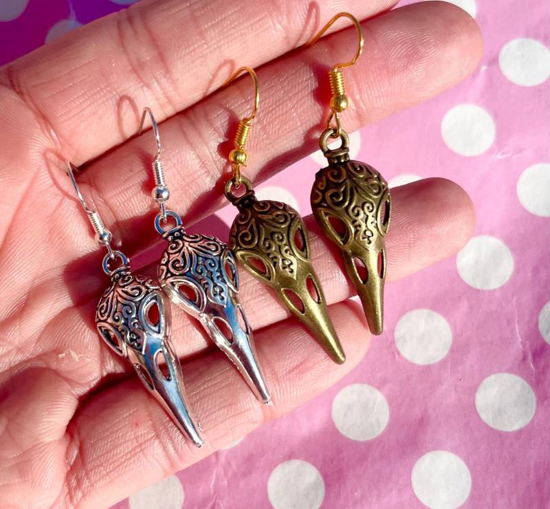 Kunstvolle Vogelschädel Ohrringe in Silber Und Bronze Ohrstecker Oder Clip Auf Kunstvolle Vogelschädel Ohrringe in Silber Und Bronze Ohrstecker Oder Clip Auf von KawaiiKave