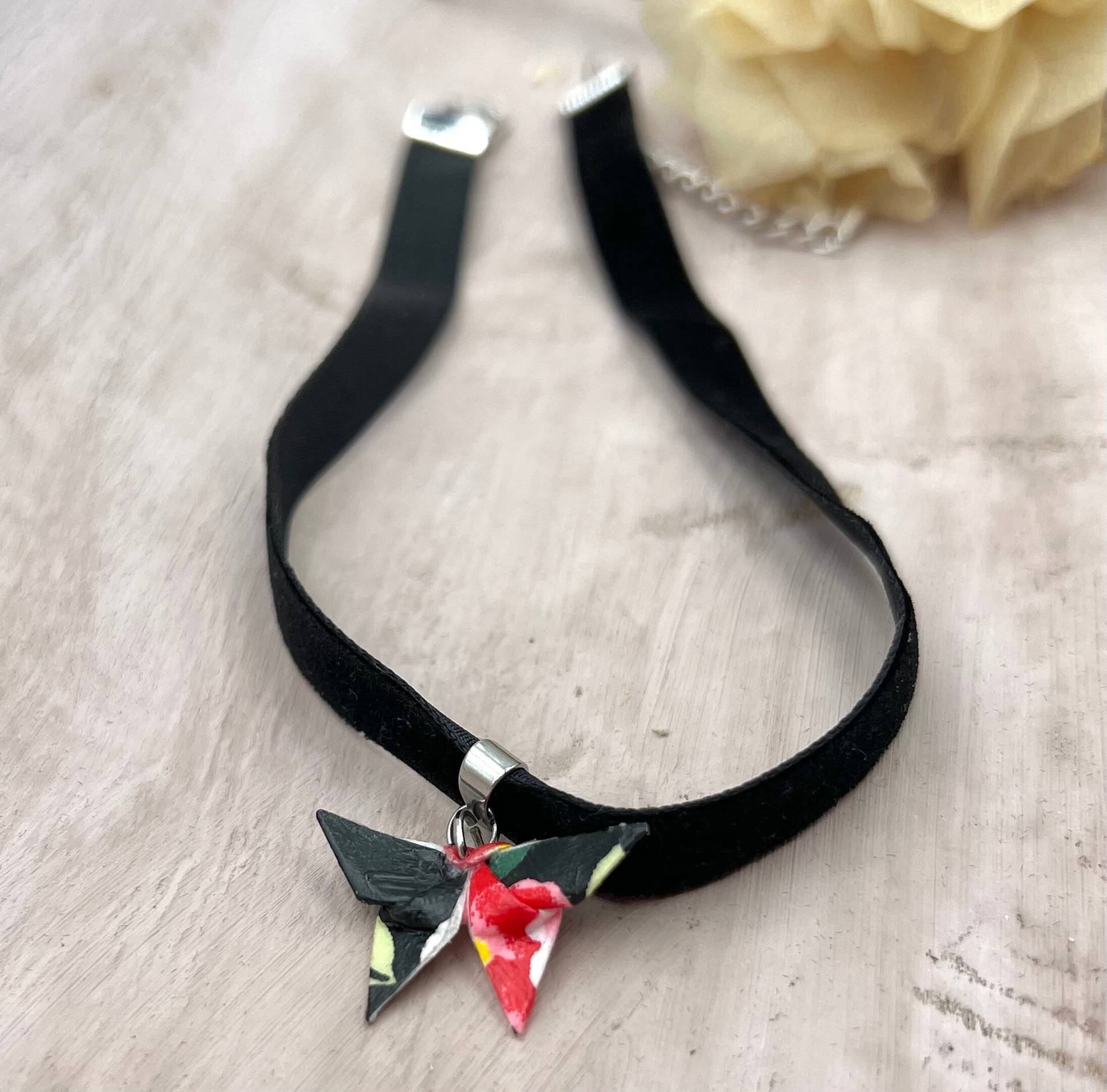 Origami Cosplay -Trachtenschmuck Halskette Schmetterling Anime Botan Schwarz Rot Origami Cosplay -Trachtenschmuck Halskette Schmetterling Anime Botan Schwarz Rot von Kawaiimuenchen