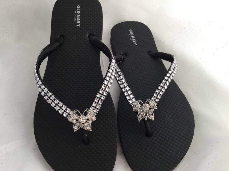 Braut Flip Flops, Schmetterling Strass Brautjungfern Hochzeit Schwarze Flops Braut Flip Flops, Schmetterling Strass Brautjungfern Hochzeit Schwarze Flops von KayKaysBridal