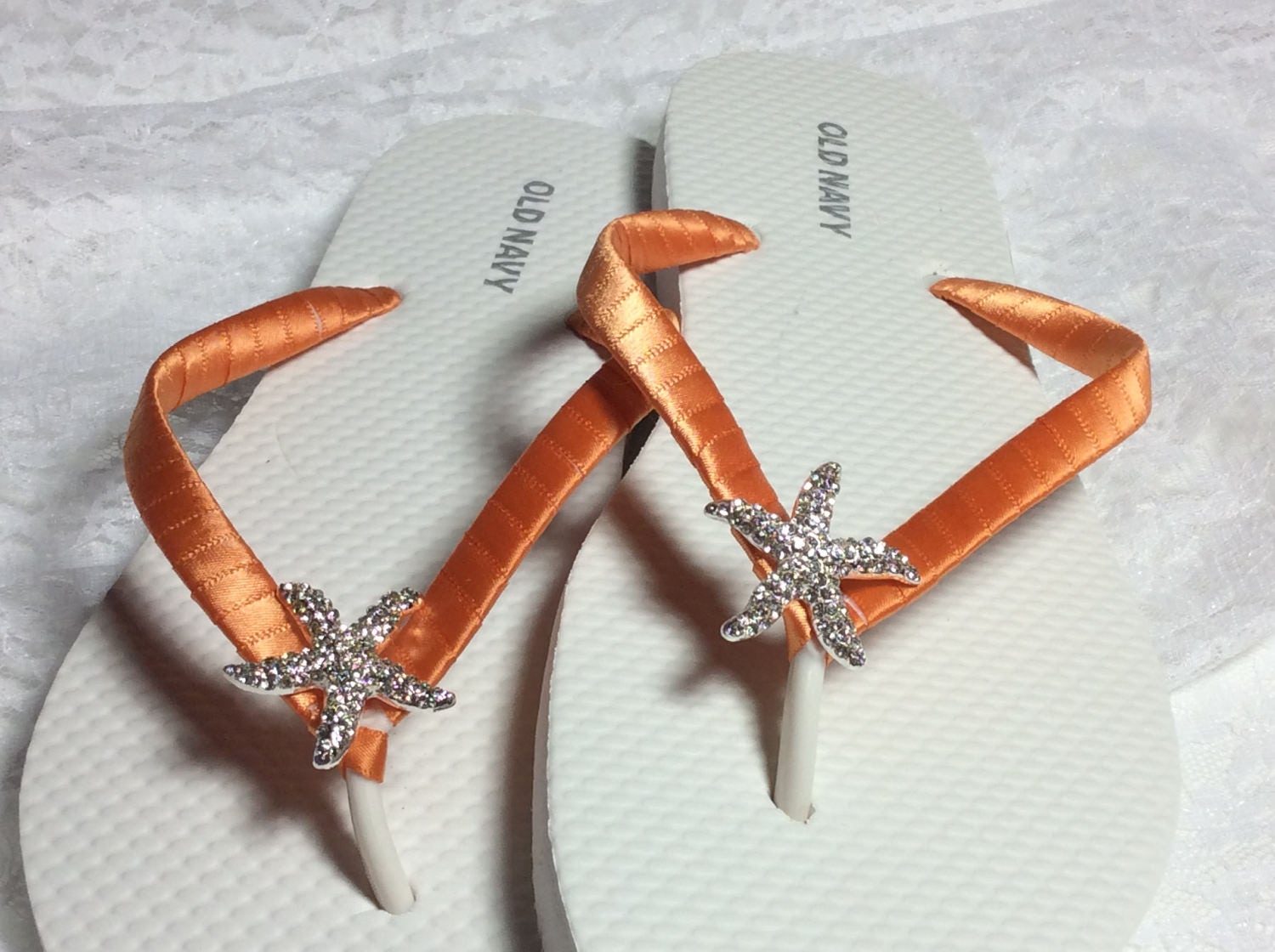 Orange Braut Flip Flops, Seestern Strass Brautjungfer Hochzeit Orange Braut Flip Flops, Seestern Strass Brautjungfer Hochzeit von KayKaysBridal