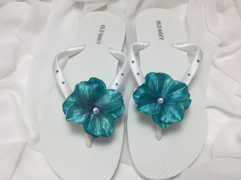 Petrol/Blau Braut Strassblume Flip Flops, Strass Braut Sandalen, Weiß Flip-Flops, Hochzeit Strand Sandalen Petrol/Blau Braut Strassblume Flip Flops, Strass Braut Sandalen, Weiß Flip-Flops, Hochzeit Strand Sandalen von KayKaysBridal