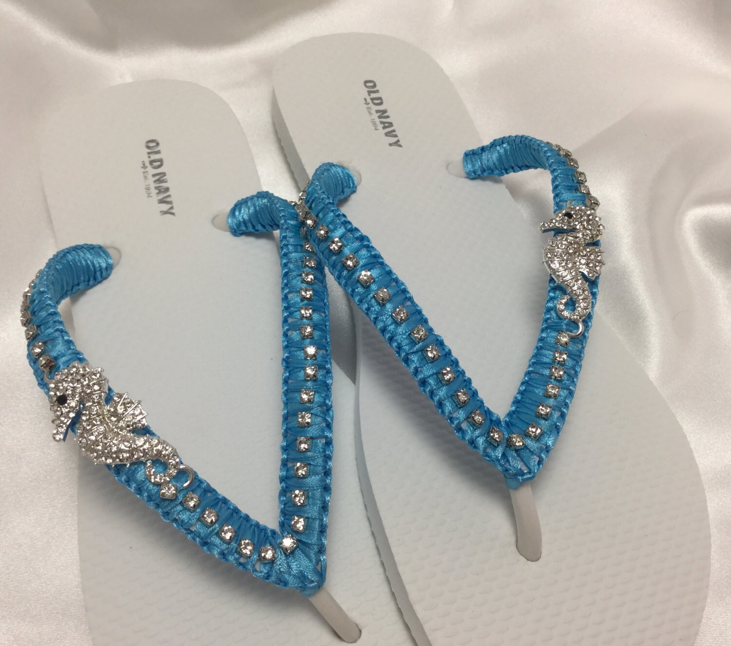 Seepferdchen Braut Flip Flops, Sandalen, Strass Flip-Flops, Hochzeit Türkis Flops Seepferdchen Braut Flip Flops, Sandalen, Strass Flip-Flops, Hochzeit Türkis Flops von KayKaysBridal
