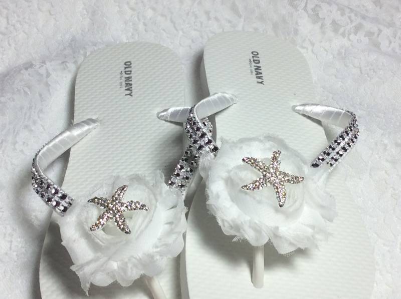 Weiße Hochzeits Flip Flops, Strass Flops Brautjungfer, Hochzeit Schwarze Braut Weiße Hochzeits Flip Flops, Strass Flops Brautjungfer, Hochzeit Schwarze Braut von KayKaysBridal