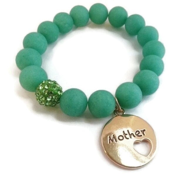 Aqua Grün Matt Jade Perlen Stretch Charme Mutter Armband Muttertag Geschenk von KayKaysDesigns