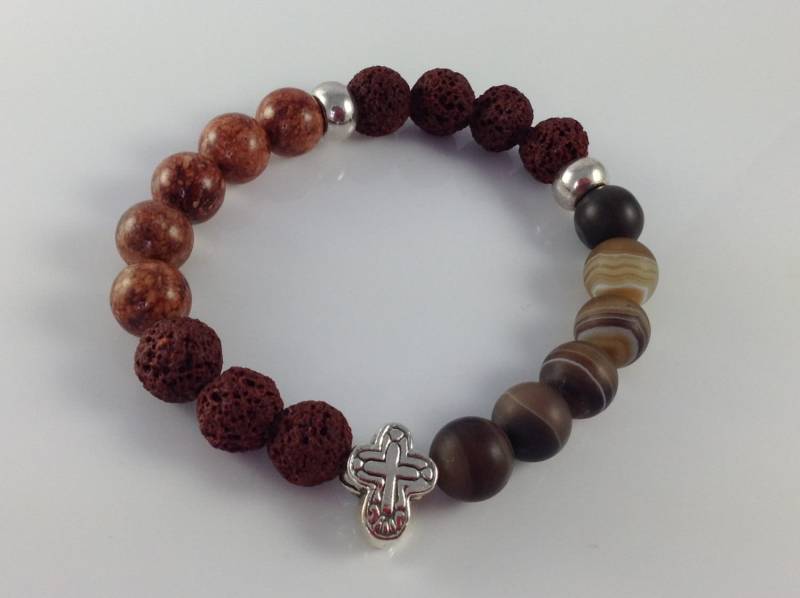 Braun Gestreift Agate Cross Strecken Perlen Armband, Yoga-Armband, Schutz-Armband Geschenk Unter 20 von KayKaysDesigns