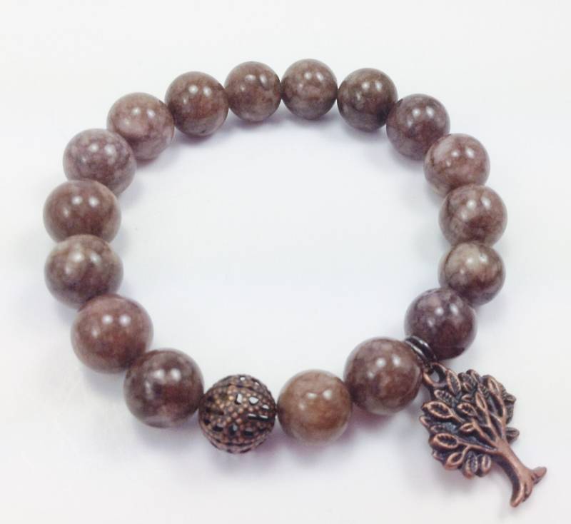 Brauner Achat Perlen Stretch Armband Lebensbaum Charme von KayKaysDesigns