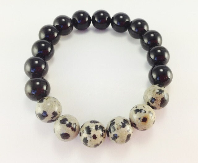 Dalmatiner Jaspis Und Onyx Stretch Armband von KayKaysDesigns