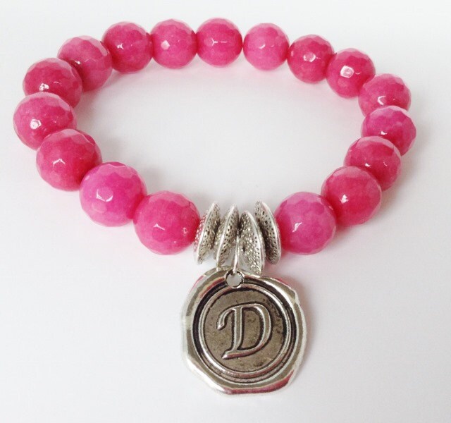 Erste Siegel Rosa Jade Stretch Perlen-Armband, Personalisierter Schmuck von KayKaysDesigns