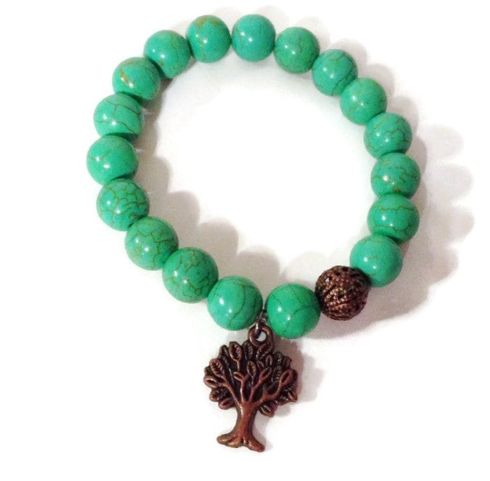 Grüne Howlith Perlen Armband Stretch Lebensbaum Charme von KayKaysDesigns