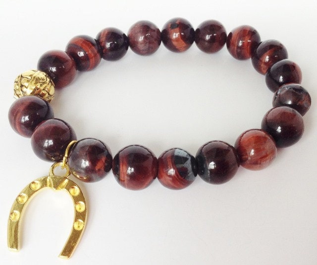 Hufeisen Charm Rotes Tigerauge Perlen Stretch Armband von KayKaysDesigns