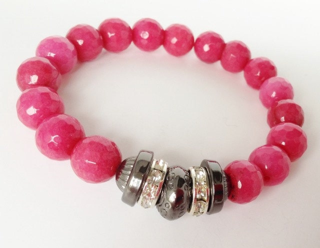 Rosa Facettiert Jade Stretch Perlen Armband von KayKaysDesigns