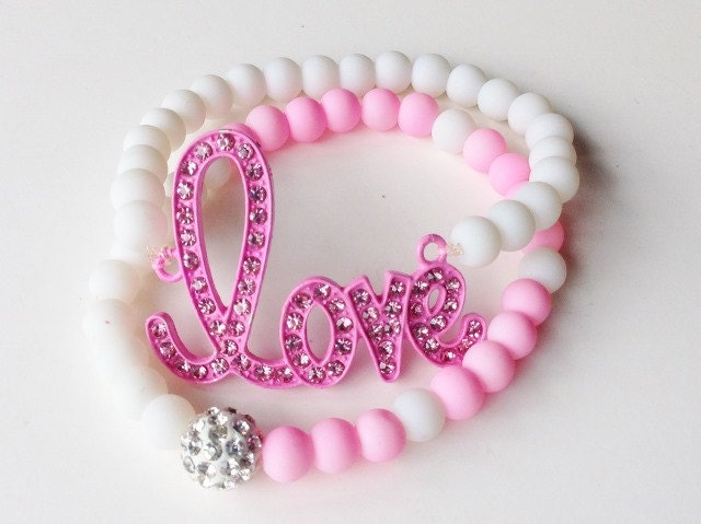 Rosa Und Weiße Liebe Zeichen Perlen 2Er Set Stretch Armband von KayKaysDesigns