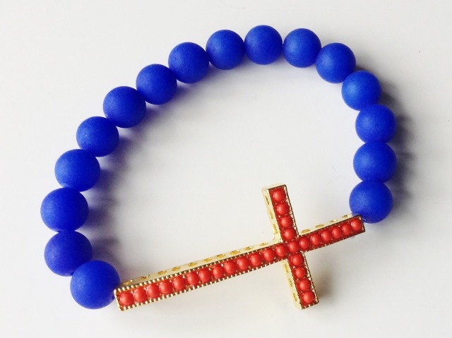 Royalblau Matt Achat Gold Und Orange Seitlich Perlen Kreuz Stretch Armband von KayKaysDesigns