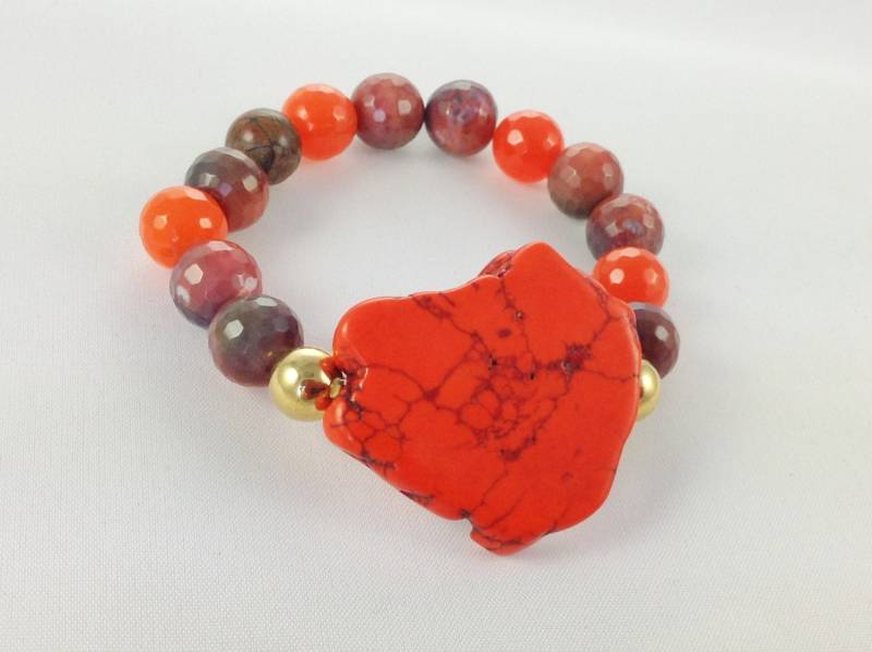 Slab-Stretch Orange Howlith Perlen Armband, Achat Stretch Klobige Geschenk Unter 25 von KayKaysDesigns