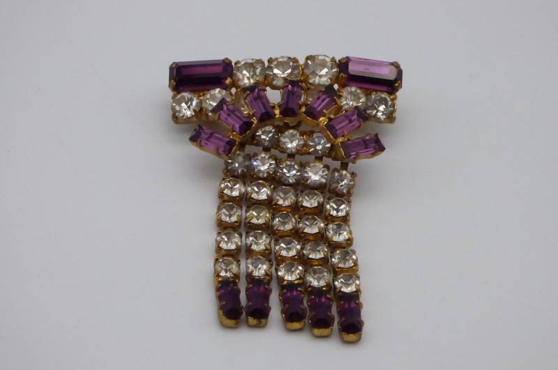 1950Er Jahre Lila Und Klare Kristall Quaste Brosche Pin Oder Anhänger von KaySueGems