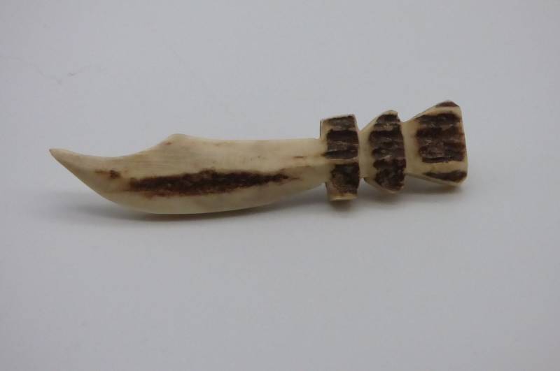 Geschnitzte Dolch Brosche Pin von KaySueGems