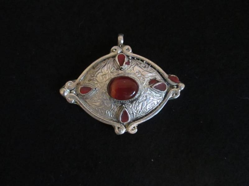 Rost Und Silberfarbener Anhänger, Geschenkidee von KaySueGems