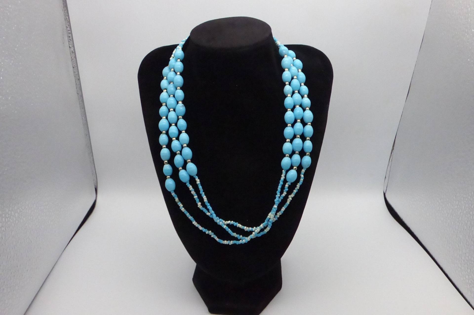 Sehr Lange Blaue Perlenkette Aus Den 70Er Jahren von KaySueGems