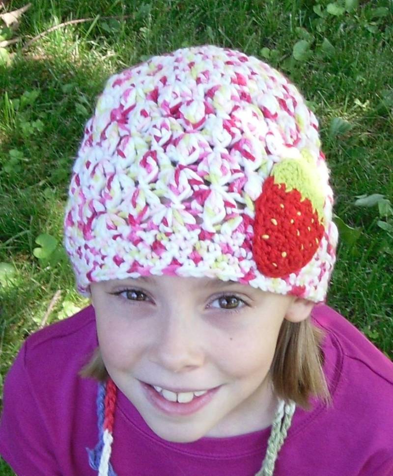 Erdbeere Kurzcake BeanieGehäkelte MützeBunt von KayaLuCreations