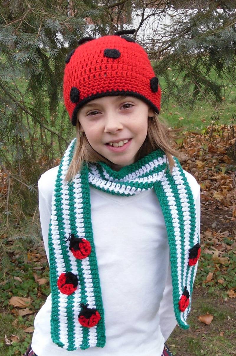 Mädchen Marienkäfer Mütze Und Schal Set Jede Größe von KayaLuCreations