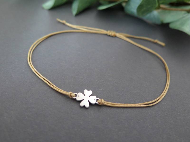 Armband Kleeblatt Silberfarben Farbwahl 25 Farben Armband Kleeblatt Silberfarben Farbwahl 25 Farben von KayleighUndSorrow