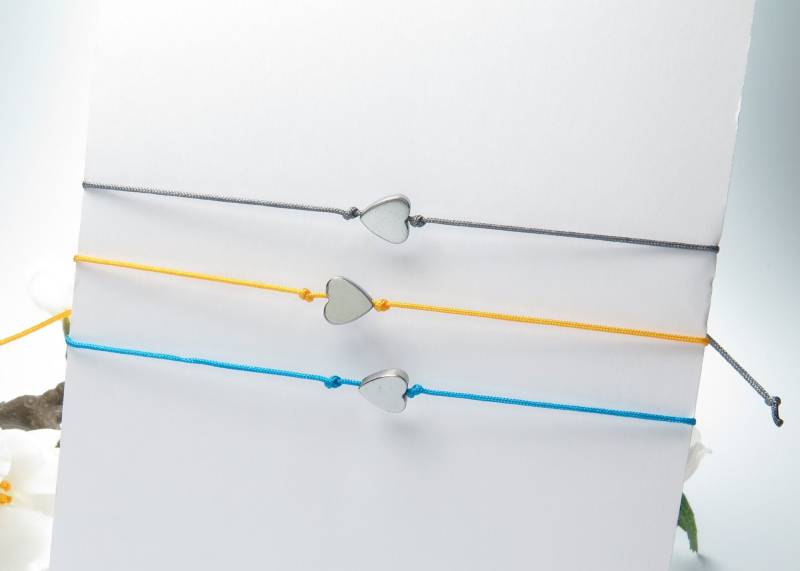 Armband Kleines Herz Freundschaftsarmband Farbwahl von KayleighUndSorrow