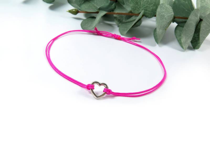 Freundschaftsarmband Herz Armband Makramee Farbwahl 25 Farben Freundschaftsarmband Herz Armband Makramee Farbwahl 25 Farben von KayleighUndSorrow