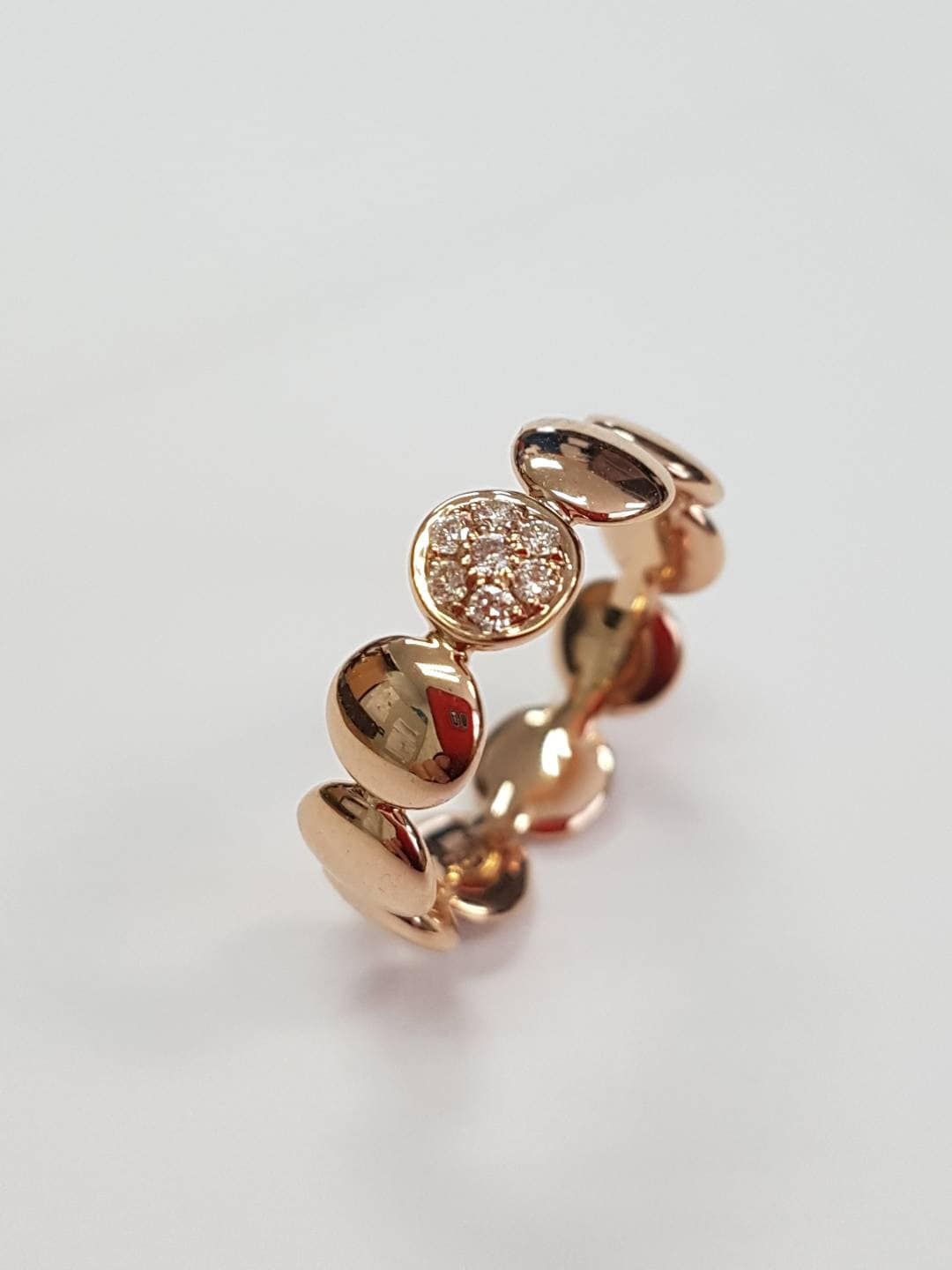 18K Rose Goldring Mit Diamanten 18K Rose Goldring Mit Diamanten von KaylenTrove