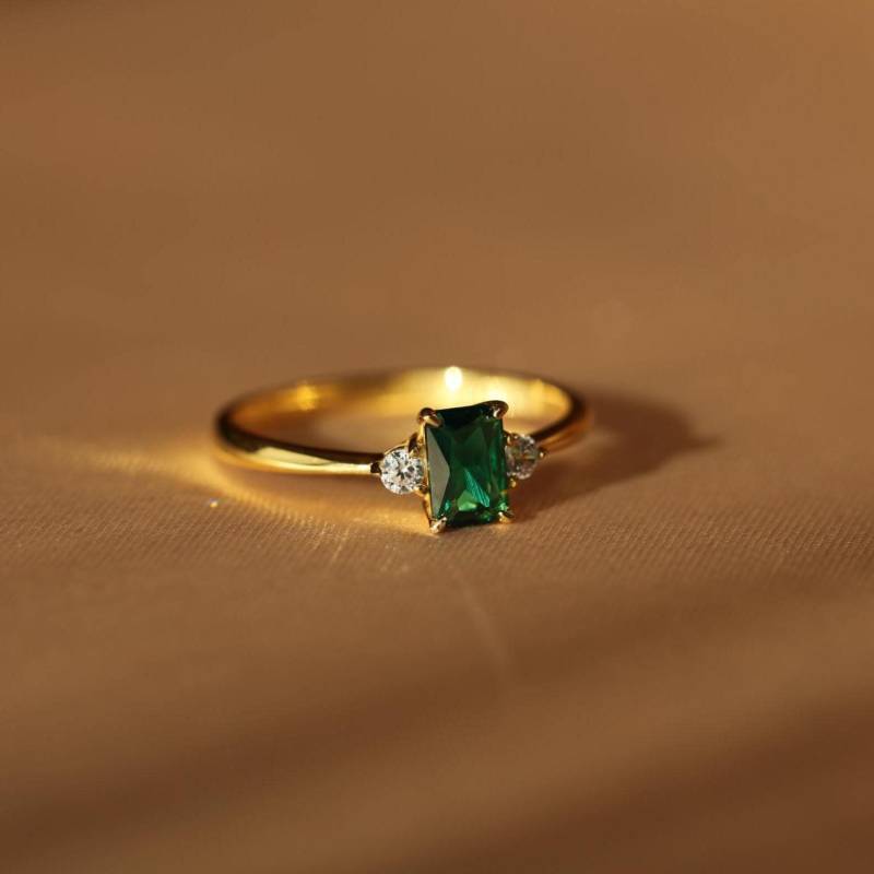Smaragd Verlobungsring Mit Zirkonia, Verlobungs & Ehering Aus 925 Silber, 10K/14K/18K Massivgold Oder Vergoldet Ein Edles Verlobungsgeschenk von KayoraSchmuck