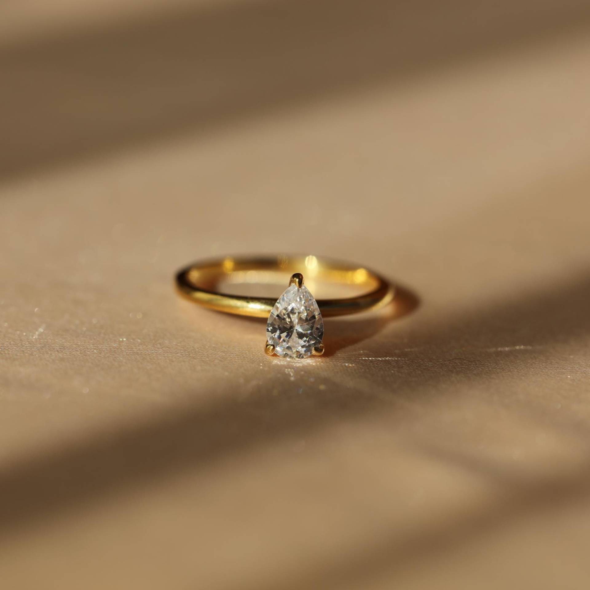 Vergoldeter Oder Silberner Tropfenförmiger Zirkoniaring, 10K/14K/18K Gold Solitärring Für, Verlobungs-Ehering Für Frauen, Jubiläumsgeschenk Vergoldeter Oder Silberner Tropfenförmiger Zirkoniaring, 10K/14K/18K Gold Solitärring Für, Verlobungs-Ehering Für Frauen, Jubiläumsgeschenk von KayoraSchmuck